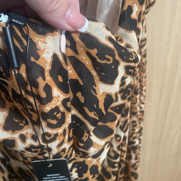 Fashion Nova Leopard Print Leanne Maxi Dress - Picture 4 of 5